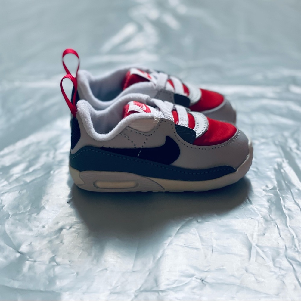 Nike air max 90 crib new in box